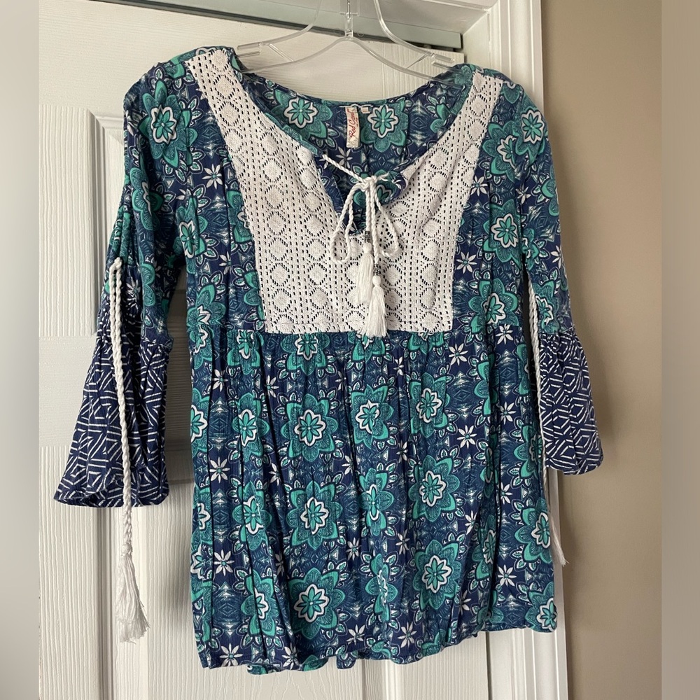 Red Camel Boho Floral Cold Shoulder Top Lace Tassel Tie Blouse | XS